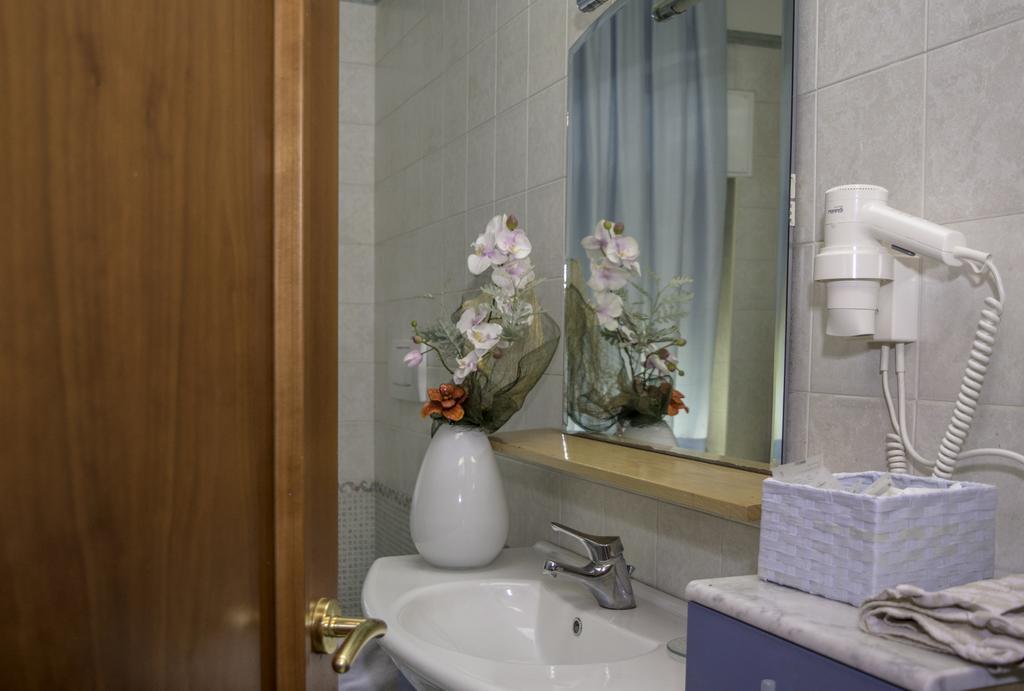 La Casa Di Rosa Apartment Matera Bagian luar foto